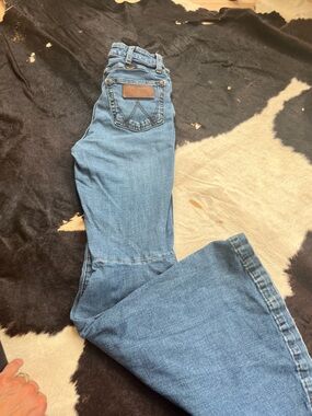 Wrangler Women's Flared Jeans in Medium Blue Denim